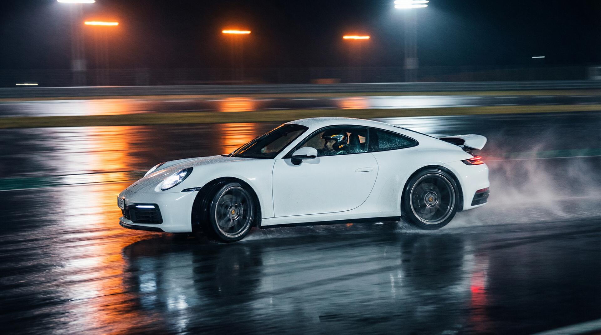 黄色仓库跑车频道